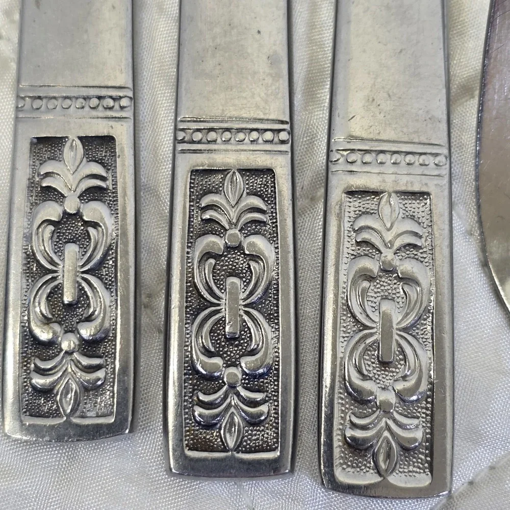 Vintage MCM Customcraft Fleur De Lis Flatware Silverware 15-Piece Set Stainless